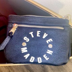 Steve Madden wristlet